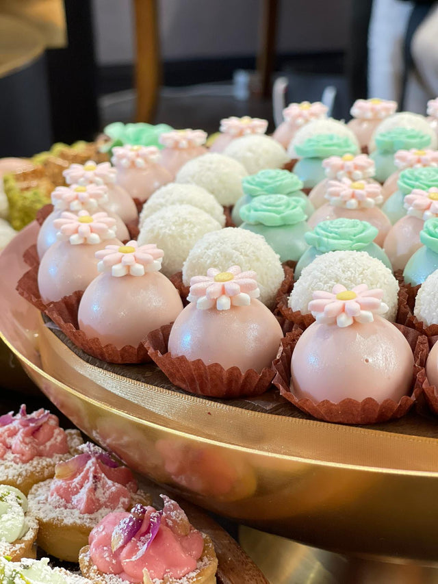Assorted KAAFE Truffles in Tray -ترافلز كافيه متنوع في صينية