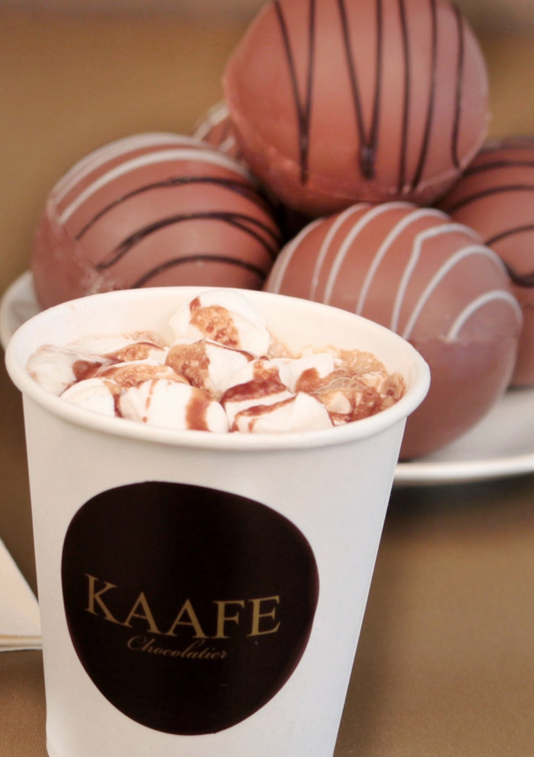 Hot chocolate bomb -قنبلة الشوكولاتة الساخنة