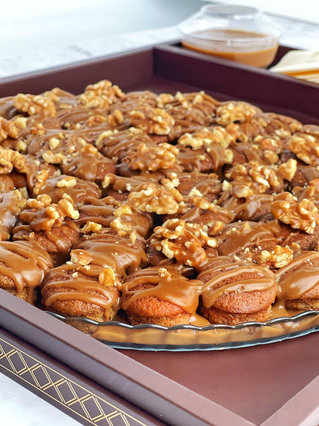 Tamer Dates with Butterscotch Sauce - تمر تمر بصلصة باترسكوتش