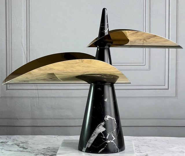 Marble  black & Gold stand منتجاتستاند رخام أسود وذهبي