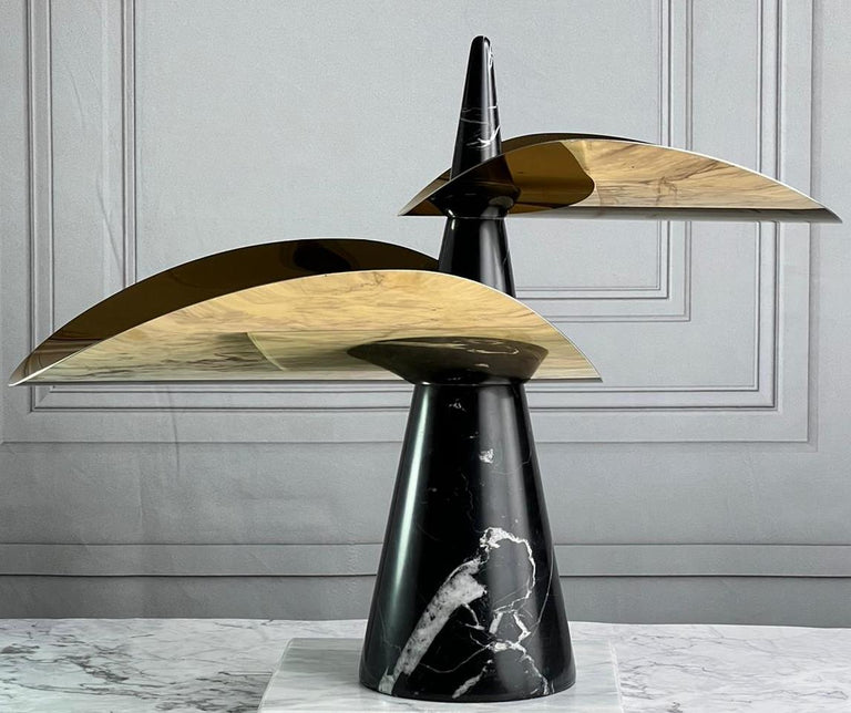 Marble  black & Gold stand منتجاتستاند رخام أسود وذهبي
