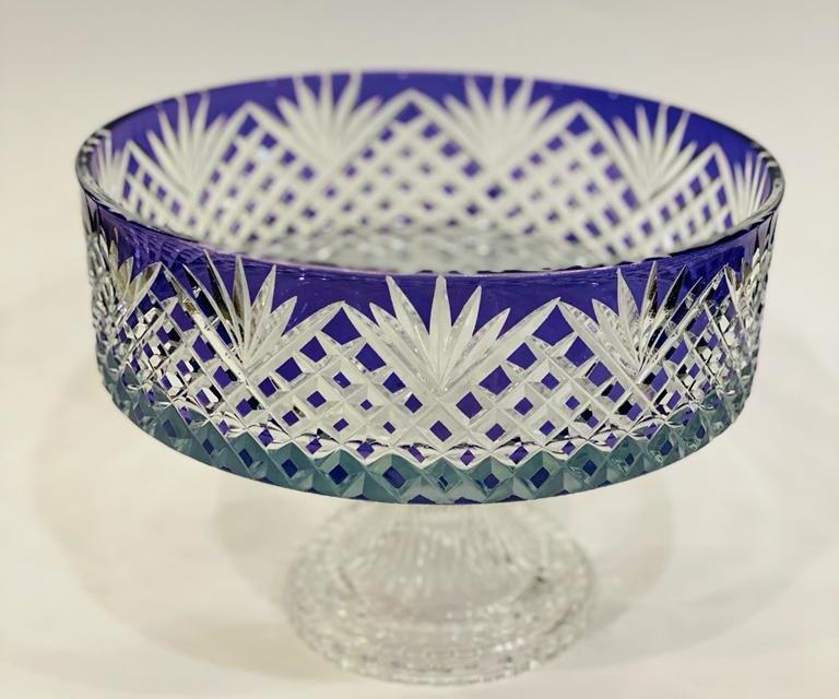Crystal Stand bowl - وعاء من الكريستال