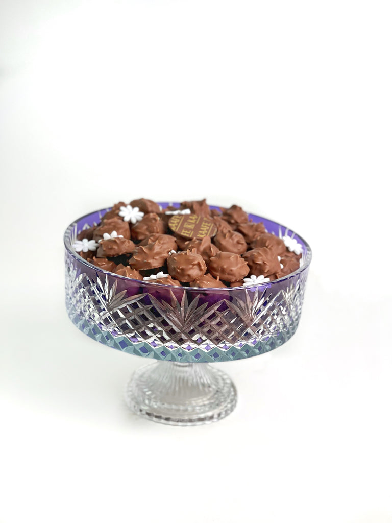 Crystal stand with chocolate -ستاند كريستال بالشوكولاتة