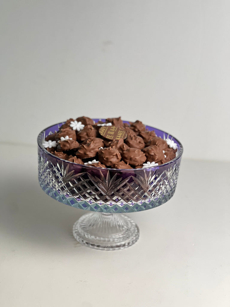 Crystal stand with chocolate -ستاند كريستال بالشوكولاتة