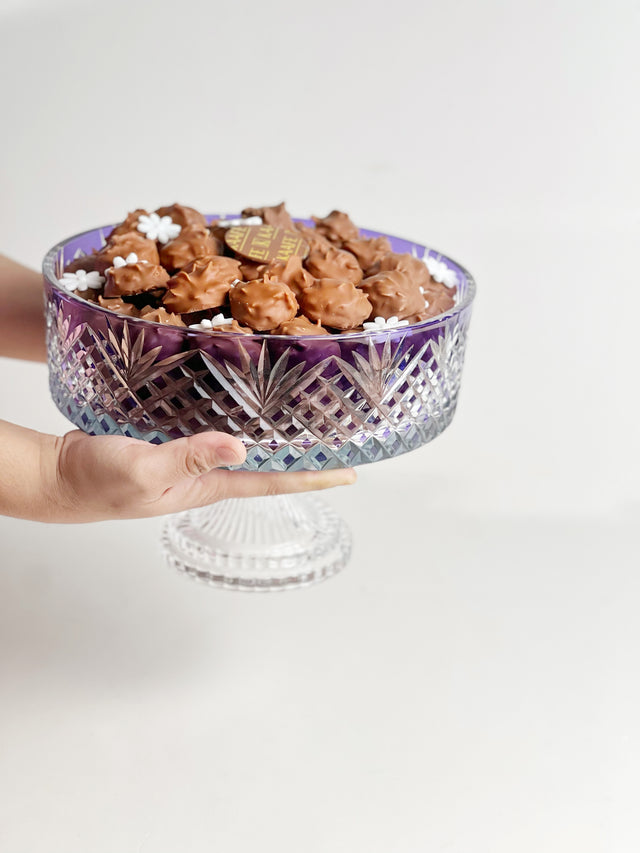 Crystal stand with chocolate -ستاند كريستال بالشوكولاتة