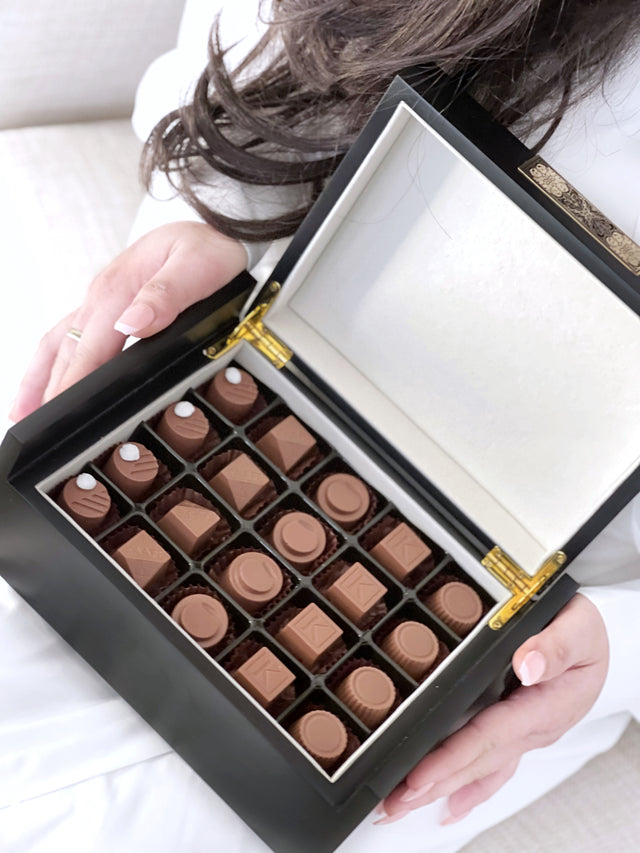 WOODEN MEDIUM BLACK GIFT BOX - صندوق هدايا خشبي أسود متوسط