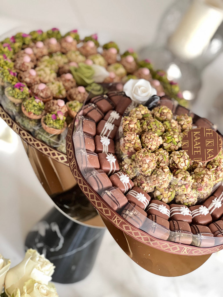 Marble stand with chocolate منتجاتستاند رخام بالشوكولاتة
