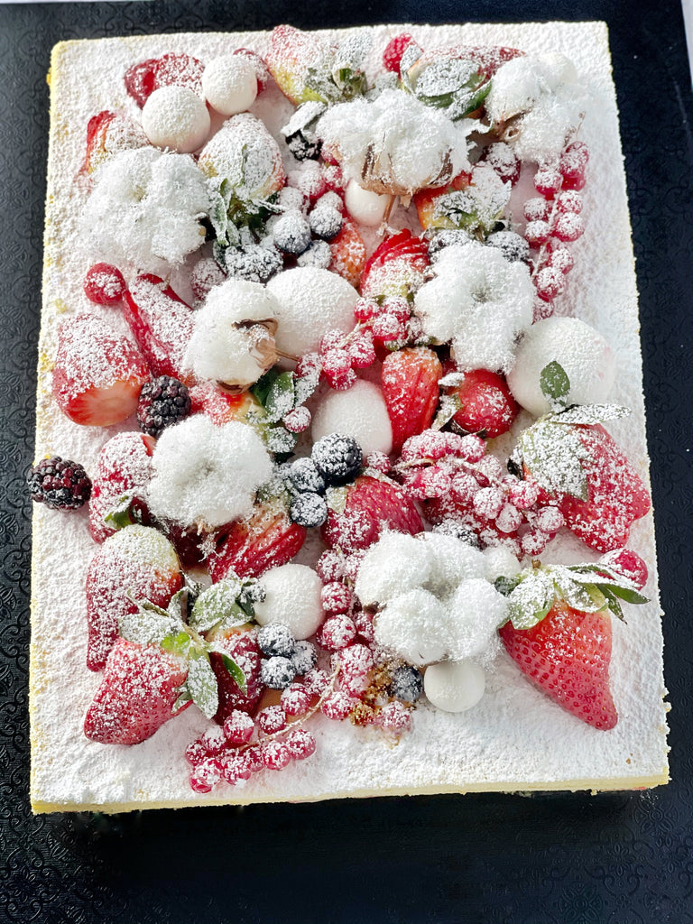 Strawberry snow cake - كيكة السنو بالفراولة