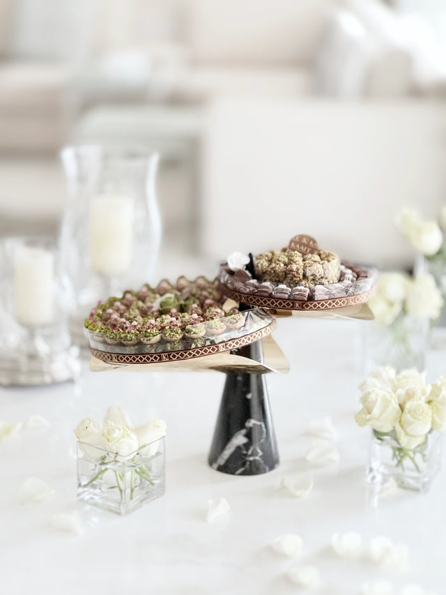 Marble stand with chocolate منتجاتستاند رخام بالشوكولاتة